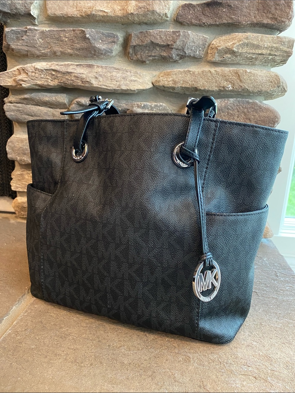MICHAEL Michael Kors Signature Voyager Tote (Logo Pattern)